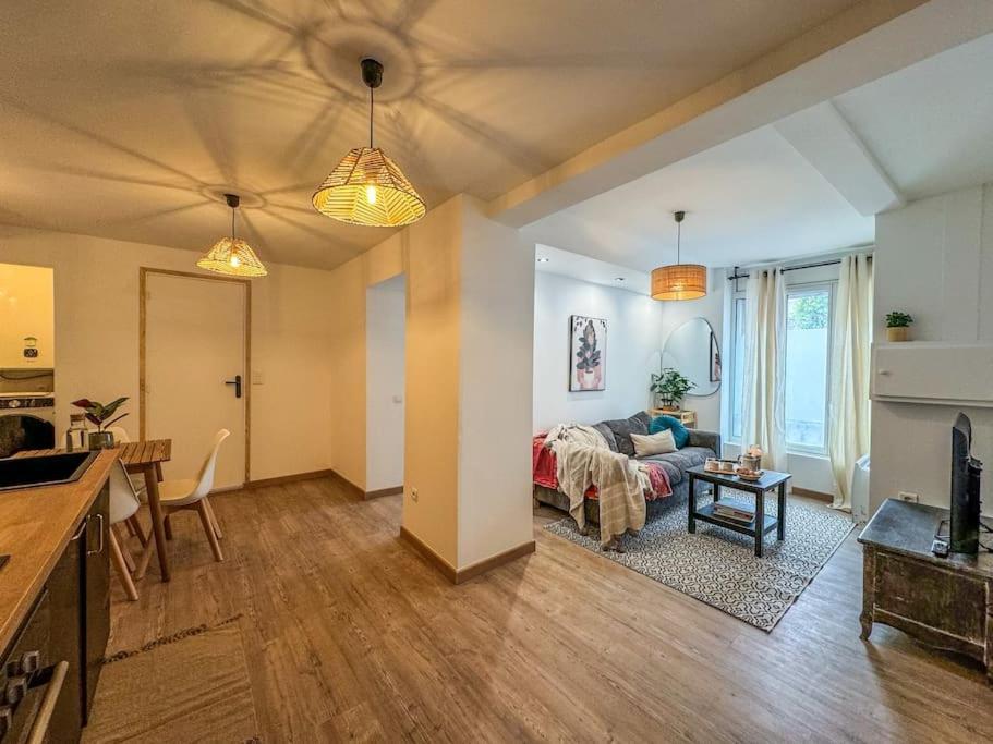 Appartamento Elegance Au Coeur De Tarbes Esterno foto